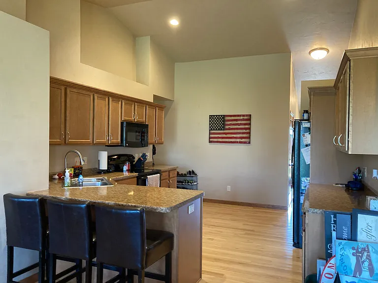 2354 Jacobsen Rd — Photo 3