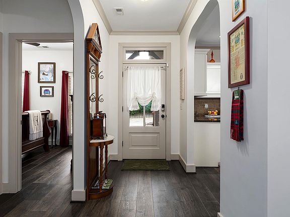 5th image of 776 Bainbridge Ct