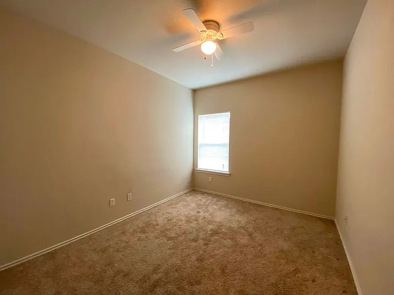 207 Brown St — Photo 28