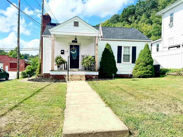 535 Center Ave, Weston, WV 26452