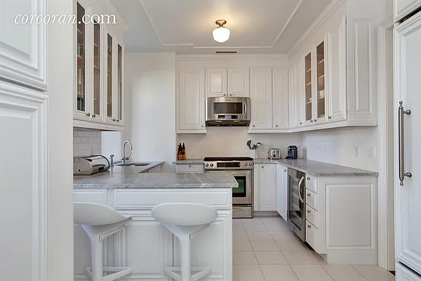 Rented by Corcoran | media 27