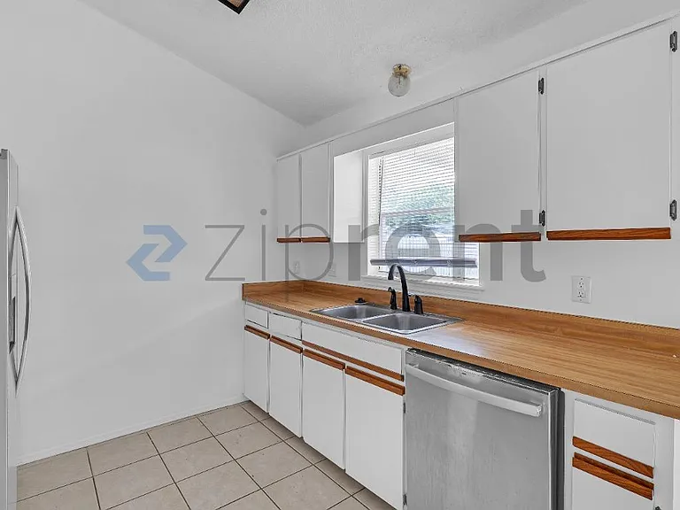 5131 Kati Lynn Dr — Photo 18