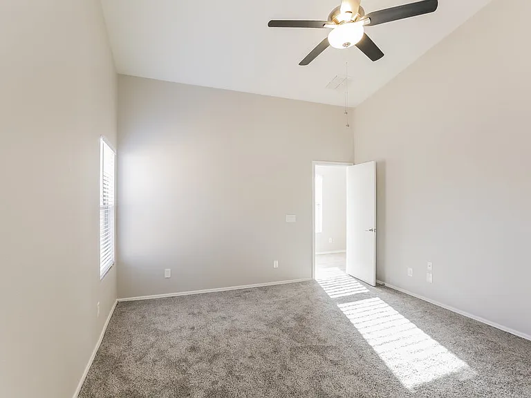 6412 W Hilton Ave — Photo 10