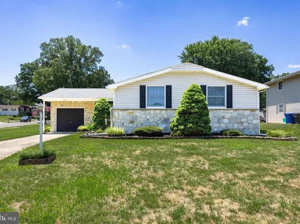 110 Leeds Ter, Mount Laurel, NJ 08054