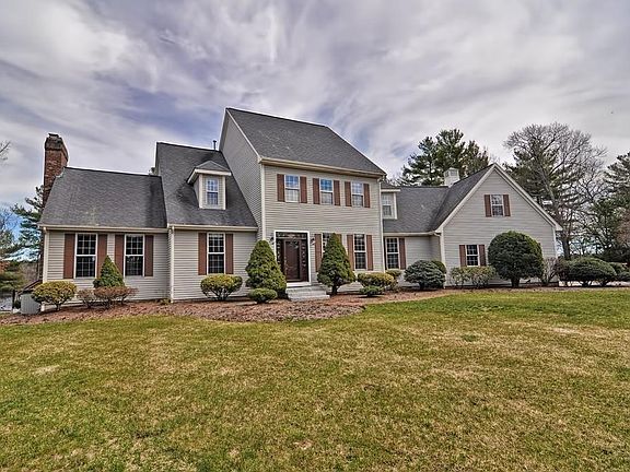 3rd image of 58 Shoreline Dr