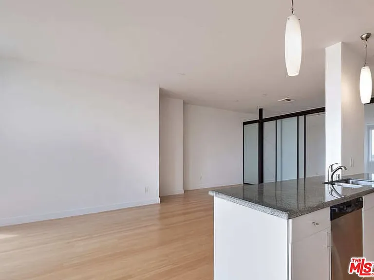 3810 Wilshire Blvd #1012 — Photo 3