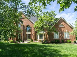 5680 Chestnut Ridge Dr, Cincinnati, OH 45230