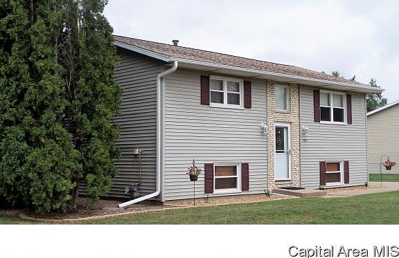 3rd image of 1442 Oriole Dr