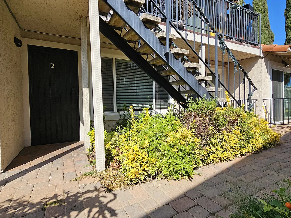 18359 Camino Bello #B