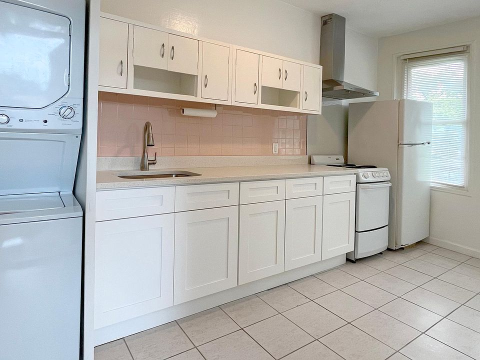 1st image of 3502 N Arlington Ave #C