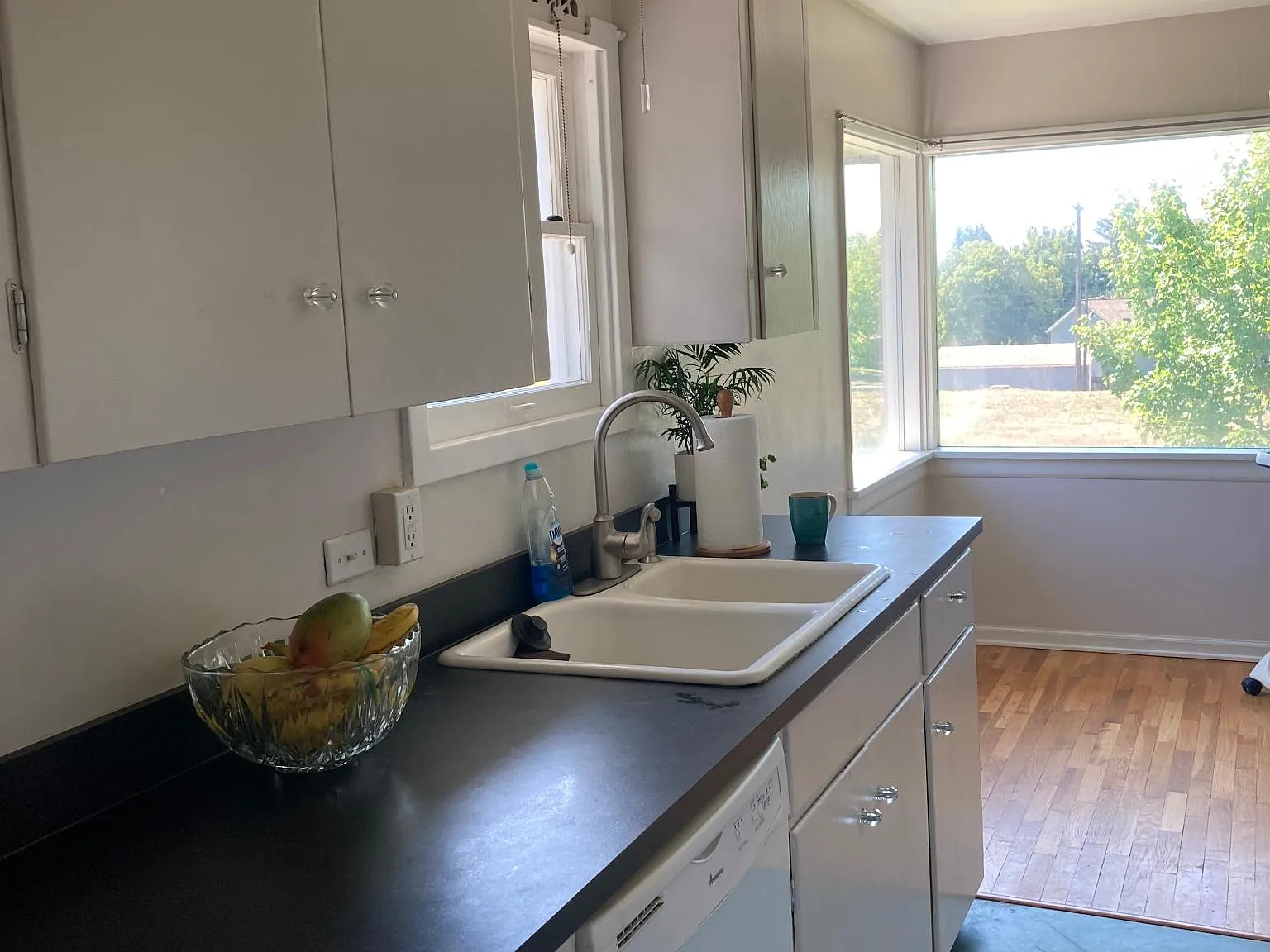 813 E 3rd Ave — Photo 3