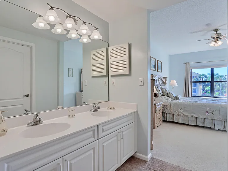 800 Uno Lago Dr #305 — Photo 29