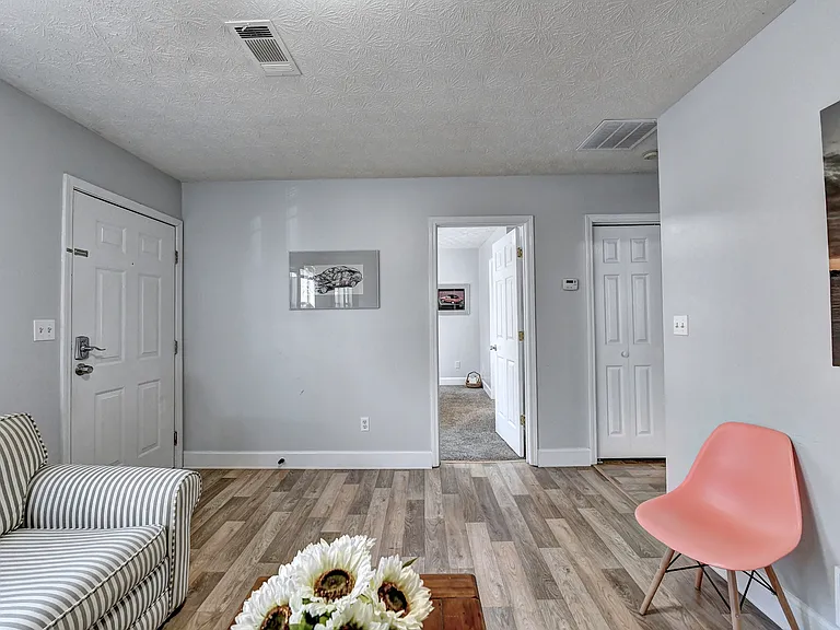 1170 Atlantic Dr NW — Photo 6
