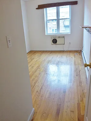 Rented by Azure Realty NY LLC | media 22