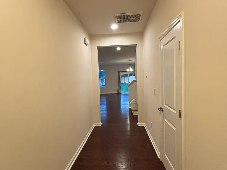 803 New Derby Ln — Photo 3