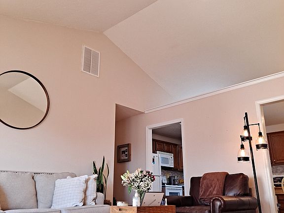 2nd image of 103 Destin Cir