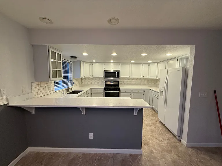 1106 Villanova St NE — Photo 10