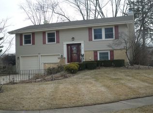 1525 Fairfield Ln, Hoffman Estates, IL 60169