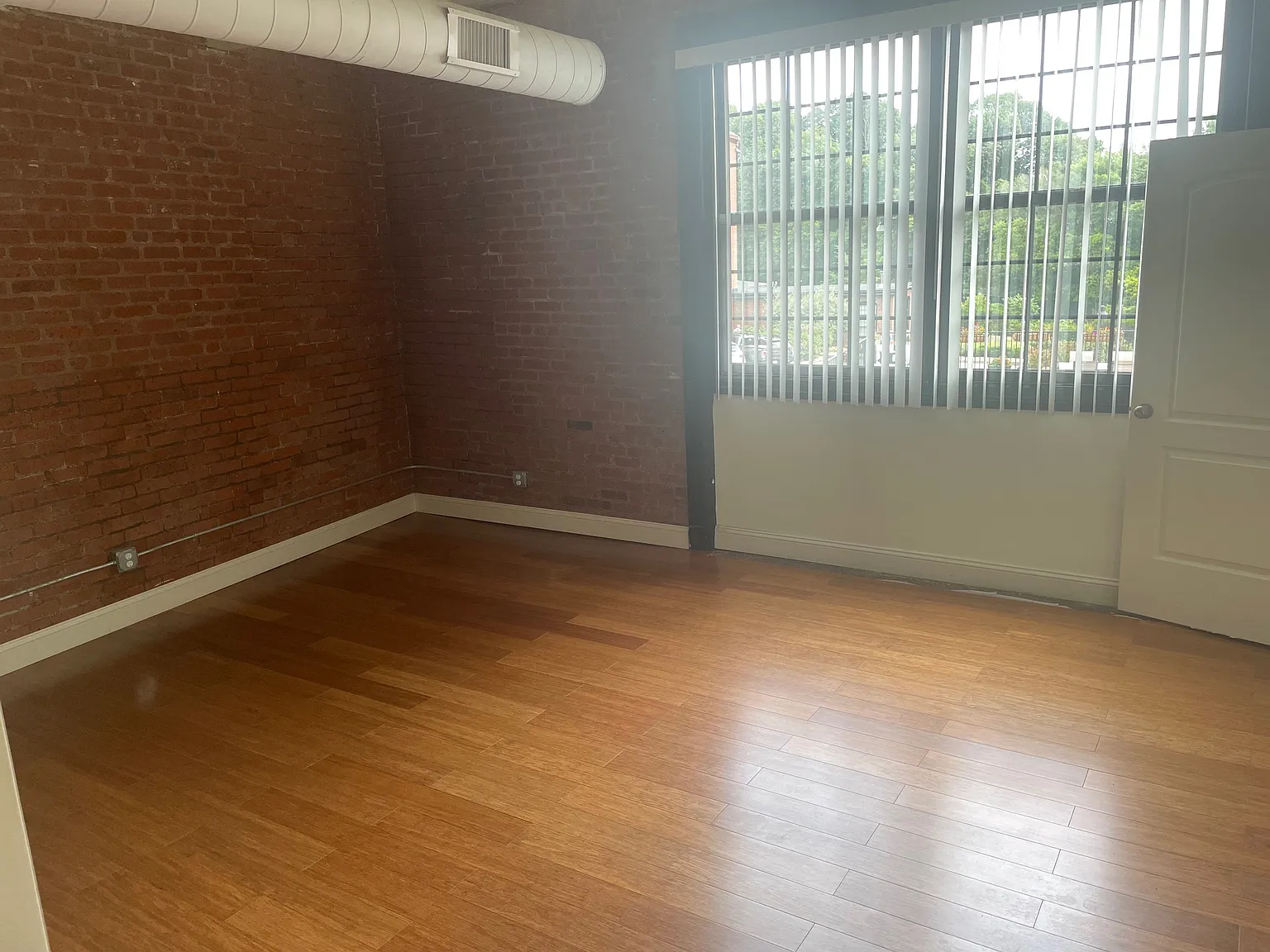 2 bed, 1300 sqft, $2,000 — Photo 4