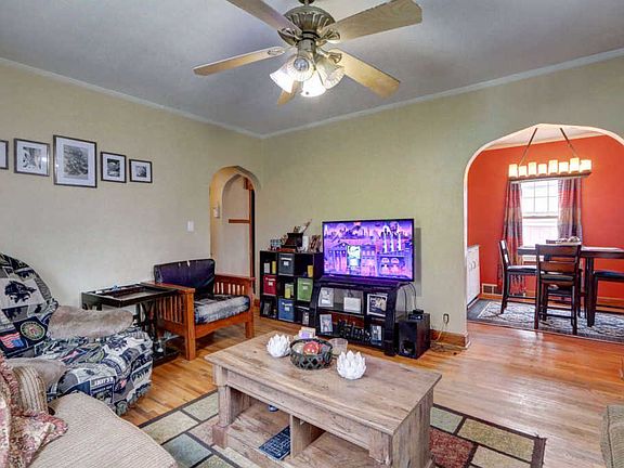 4th image of 2111 N Heidelbach Ave