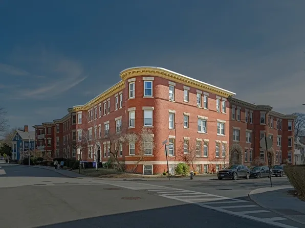 60-62 Greenough St, Brookline, MA 02445