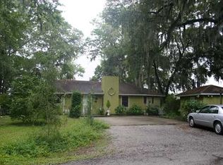 17 Lake Dr, Midway, GA 31320