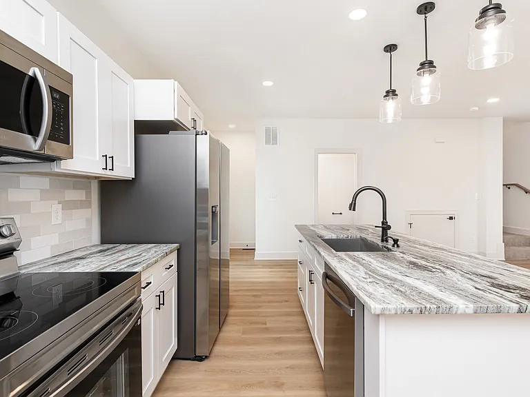 1307 E 22nd St — Photo 10