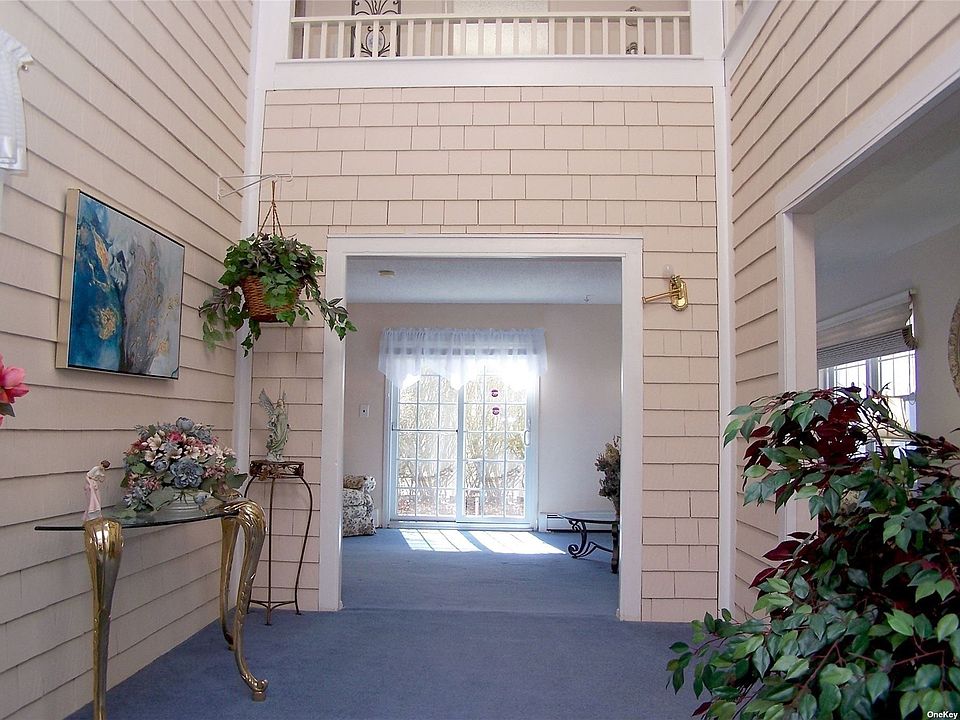 2 Hunt Club Drive UNIT 2, Coram, NY 11727 MLS 3488938 Zillow