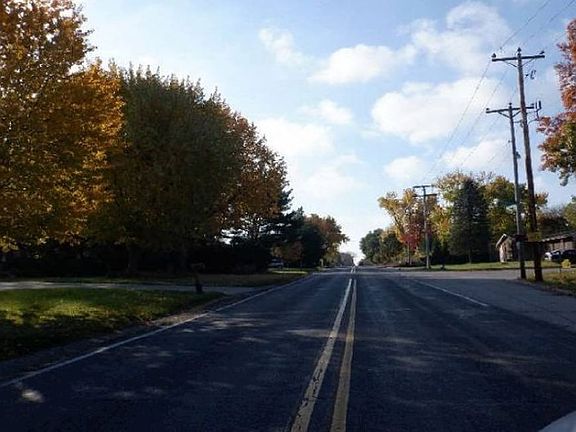 Exterior Neighborhood (street photo)