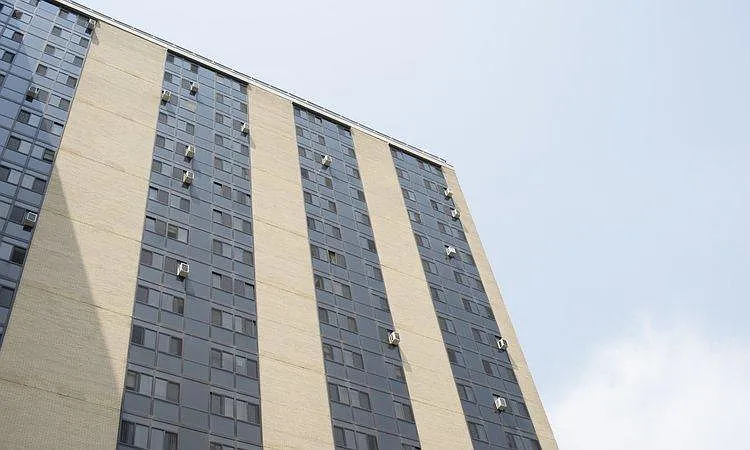 Seneca Towers — Photo 3