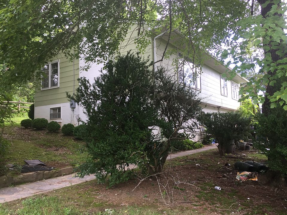 2nd image of 15665 W River Rd