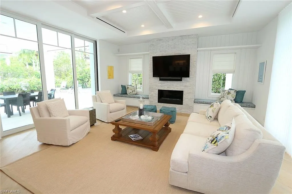 4 bed, 4.5 bath, 3850 sqft, $55,000 — Photo 4