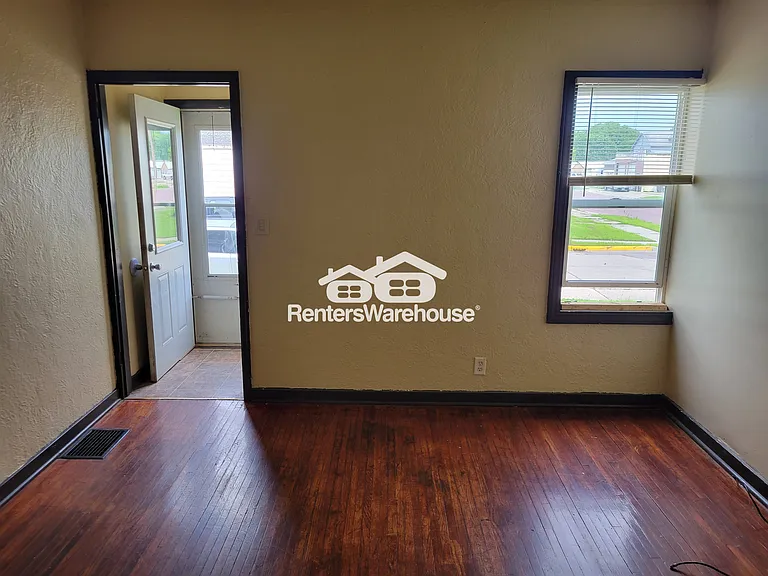 401 N Dewey St — Photo 4