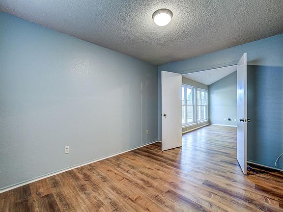 4th image of 213 Stillmeadow Dr