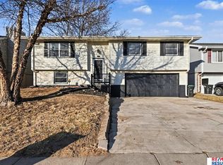 11564 Rambleridge Rd, Omaha, NE 68164