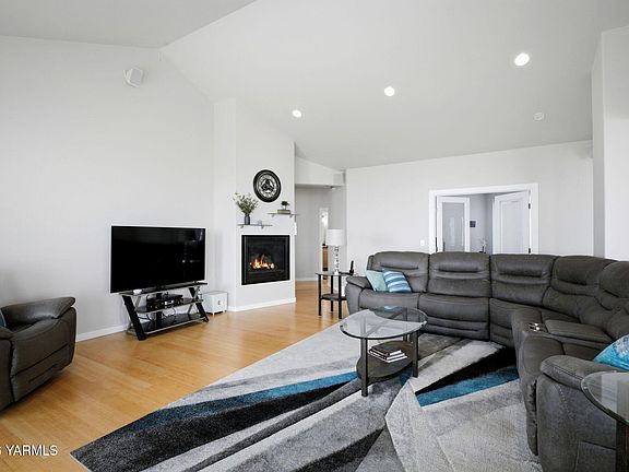 5th image of 1330 Wenas View Dr