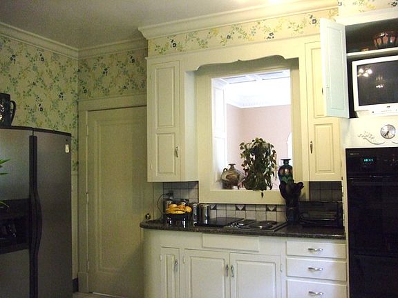 4th image of 518 W Main St