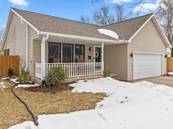 911 S 7th St, De Pere, WI 54115