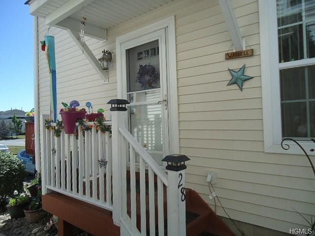1st image of 28 Jordan Ln
