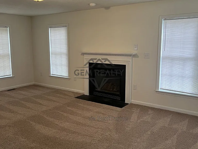 3211 Lancaster Ring Rd — Photo 6
