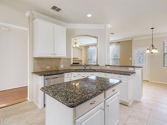 5th image of 2720 Cypress Point Dr