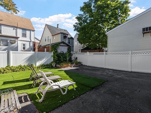 4th image of 25 Herbert St