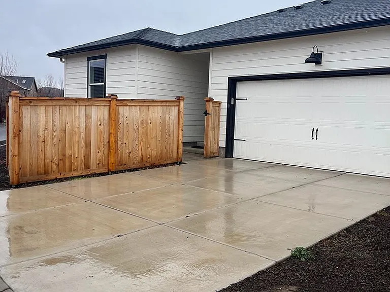 645 NE Union Loop — Photo 16