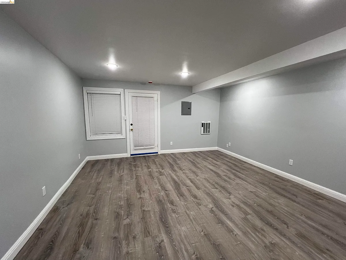 Building Photo - 1532 Milvia St #3