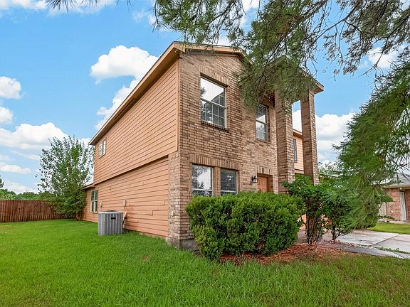 3rd image of 16807 Mission Ridge Ln