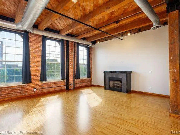 200 River Place Dr APT 26, Detroit, MI 48207