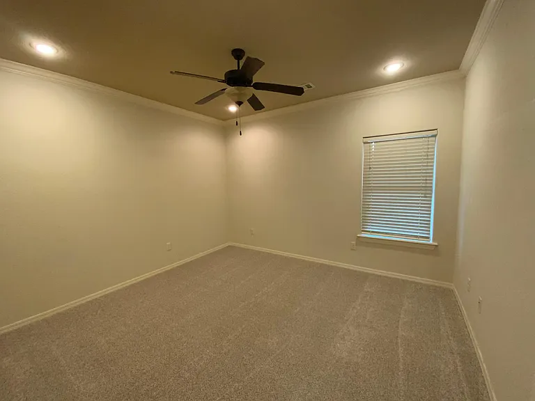 2639 N Arroyo Ave — Photo 12