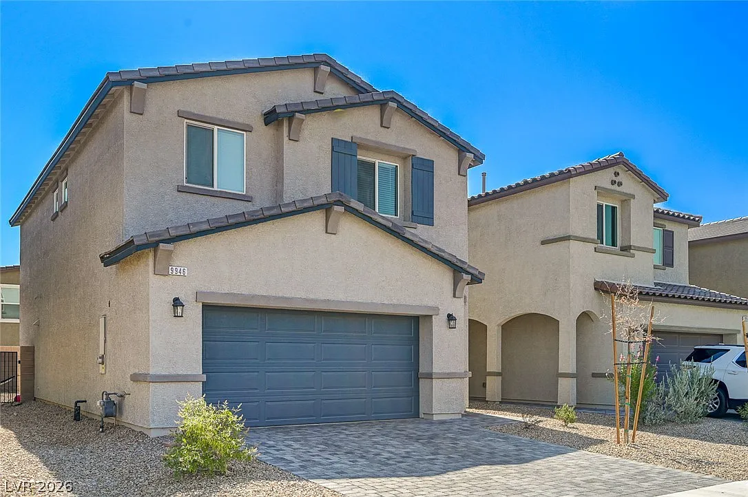 3 bed, 2.5 bath, 1716 sqft, $2,050 — Photo 3