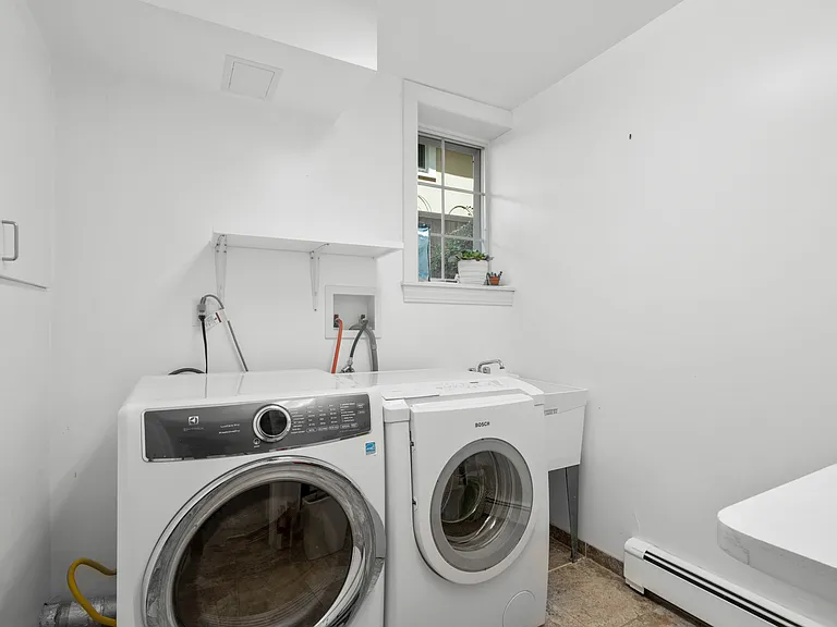 525 Carroll Ave — Photo 31
