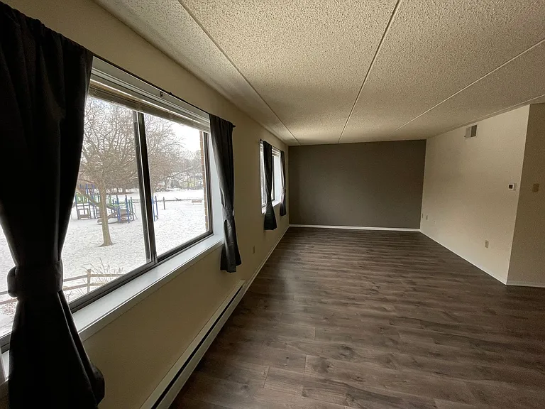 Wingra West Apartments — Photo 33